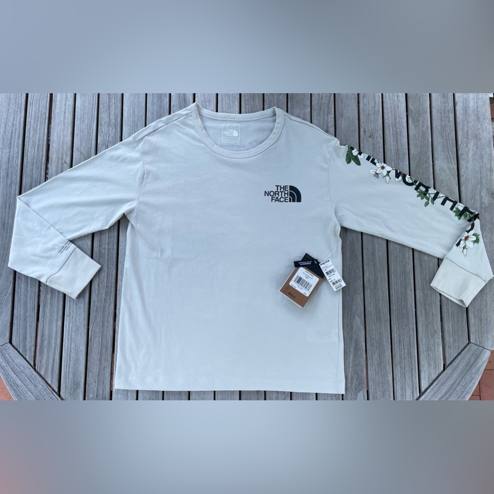 The North Face Women's White Long Sleeve Top